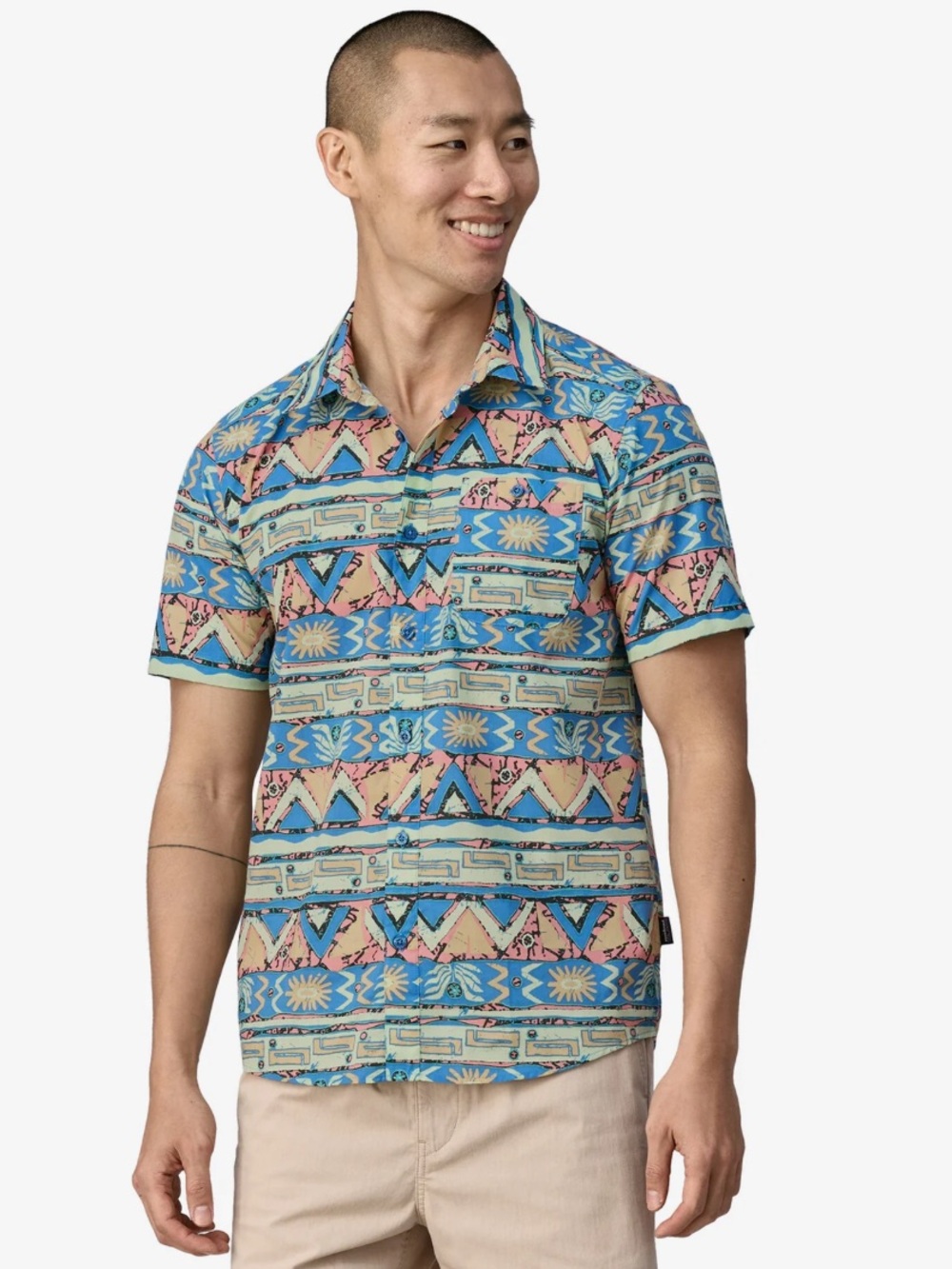 Patagonia Mens organic cotton Geo Salamander Green Short Sleeve Button